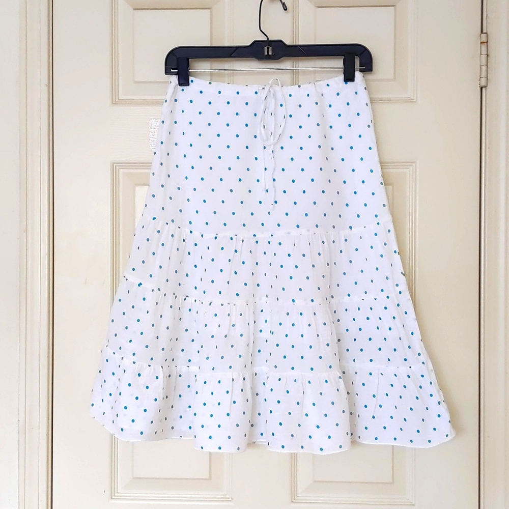 NWOT. Xi 100% Cotton Green Polka Dot Skirt with Layers and Lining.